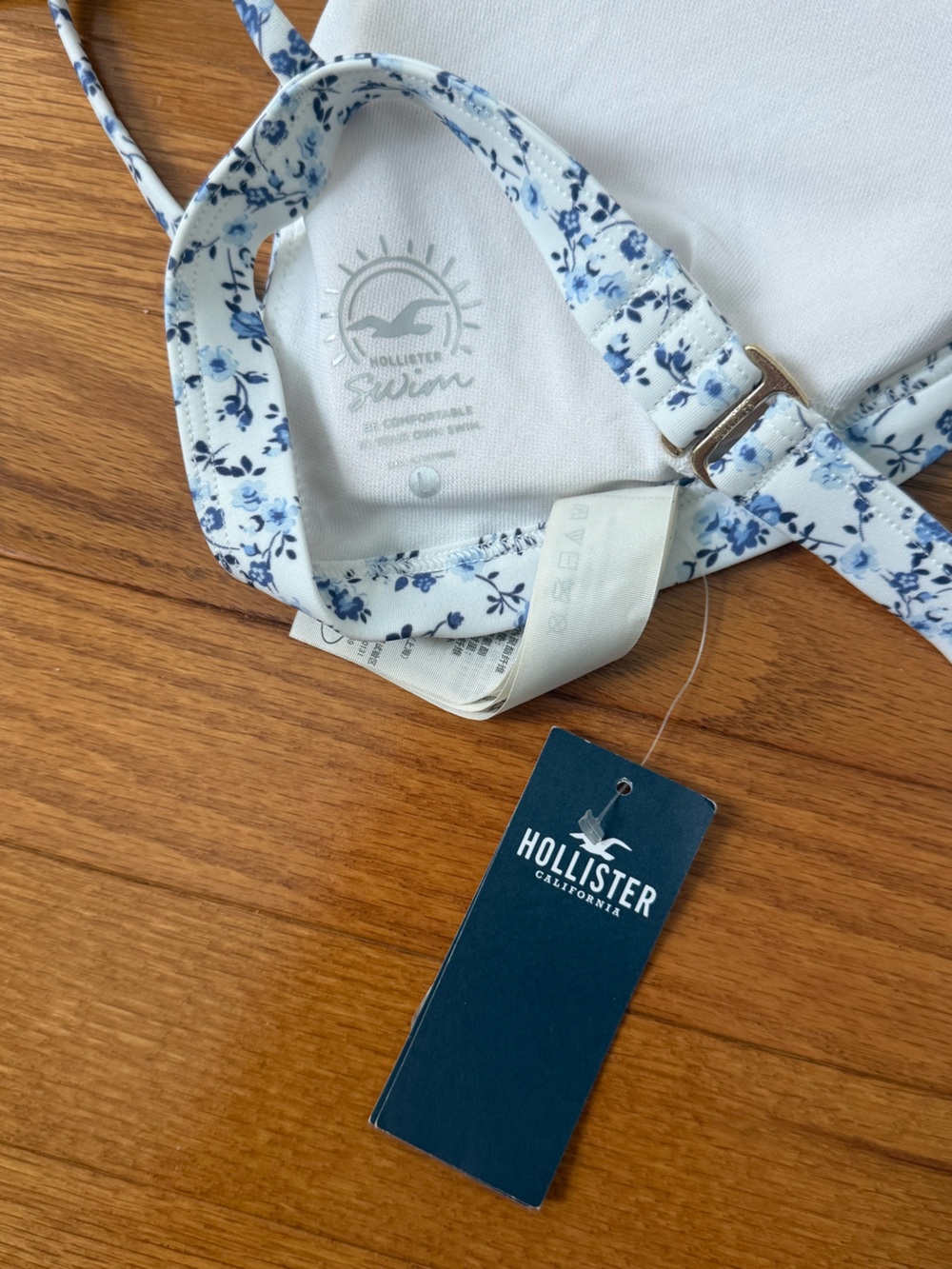 Hollister Ditsy Floral Bikini Top - Picture 4 of 4